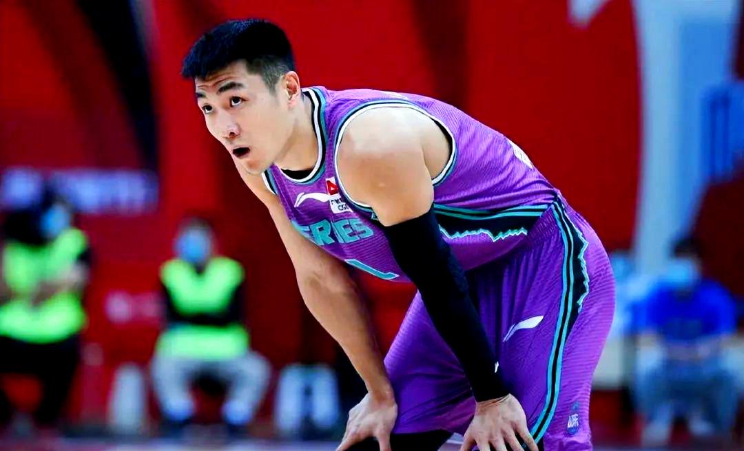 休斯敦火箭强势反弹广东宏远围绕欧篮联临场应变，现场解说直呼：山东男篮扳平良机备战CBA常规赛 